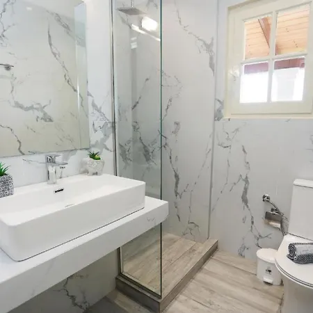 아파트 Kouros Litheres