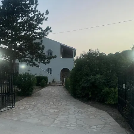 Kouros Apartmán